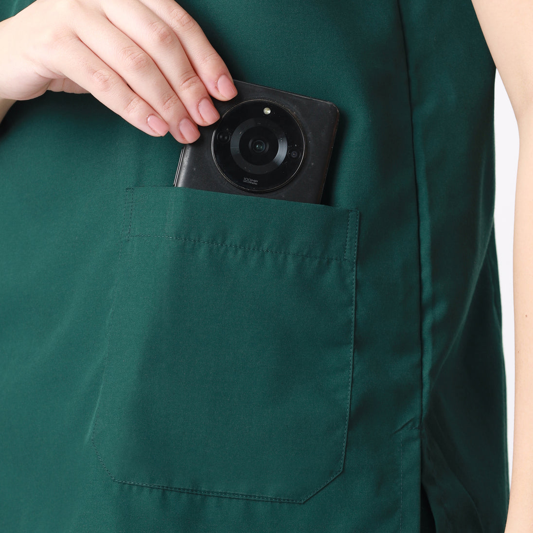 UWEARS FEMALE HUNTER GREEN SCRUB SUIT AT CHEAPEST PRICE OF RS.699