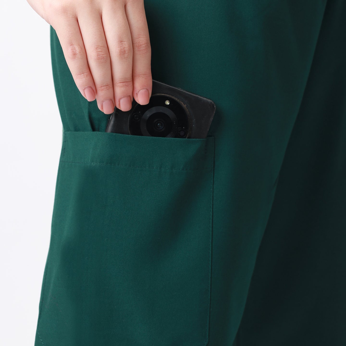 UWEARS FEMALE HUNTER GREEN SCRUB SUIT AT CHEAPEST PRICE OF RS.699