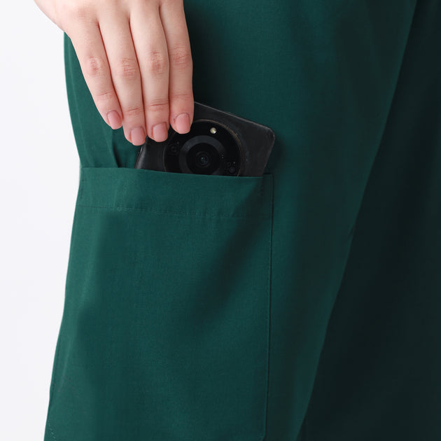 UWEARS FEMALE HUNTER GREEN SCRUB SUIT AT CHEAPEST PRICE OF RS.699