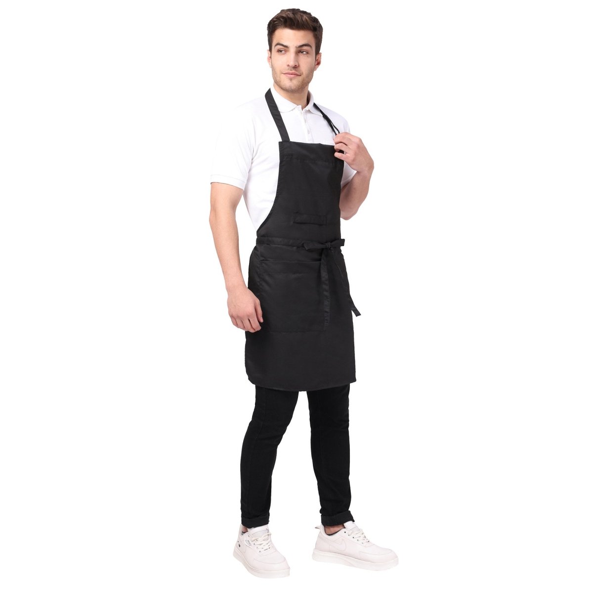 Custom logo on pack of 4 black kitchen aprons — free embroidery for restaurants